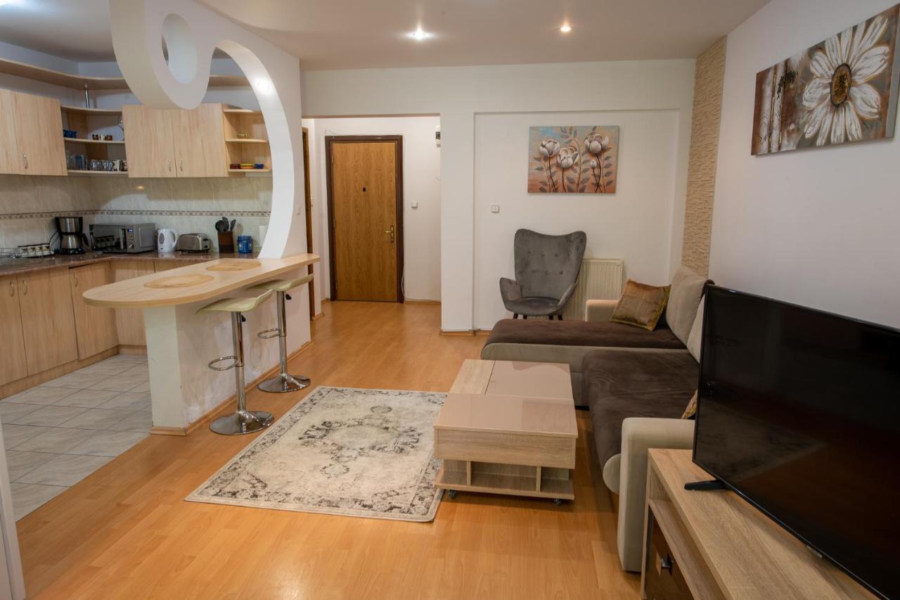 Monik Apartament ซินายา ภายนอก รูปภาพ